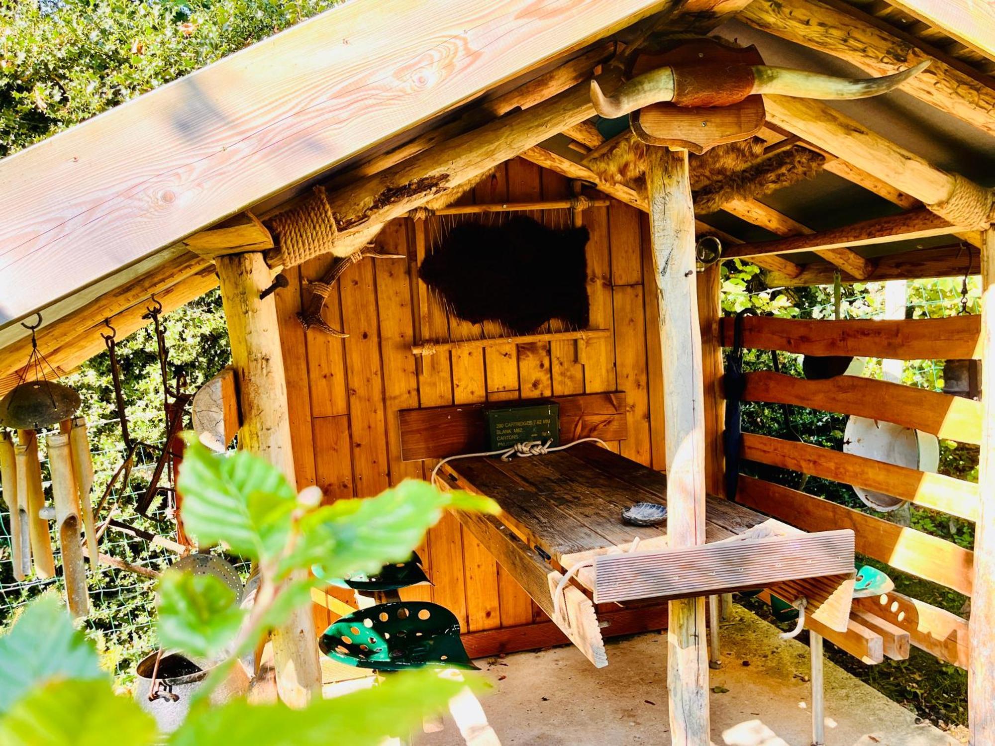 La Cabane Perchee Du Trappeur Écrainville 外观 照片