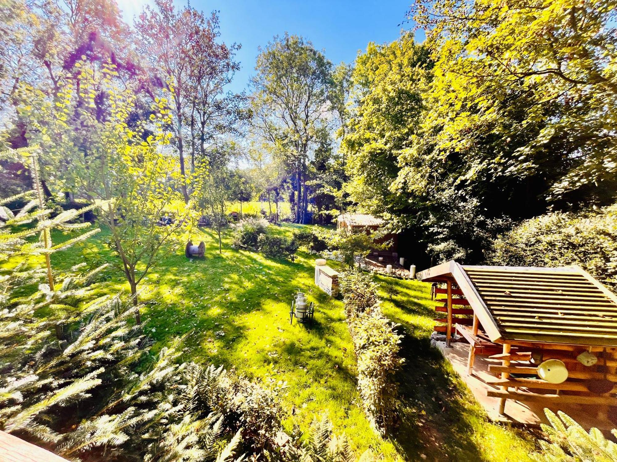 La Cabane Perchee Du Trappeur Écrainville 外观 照片