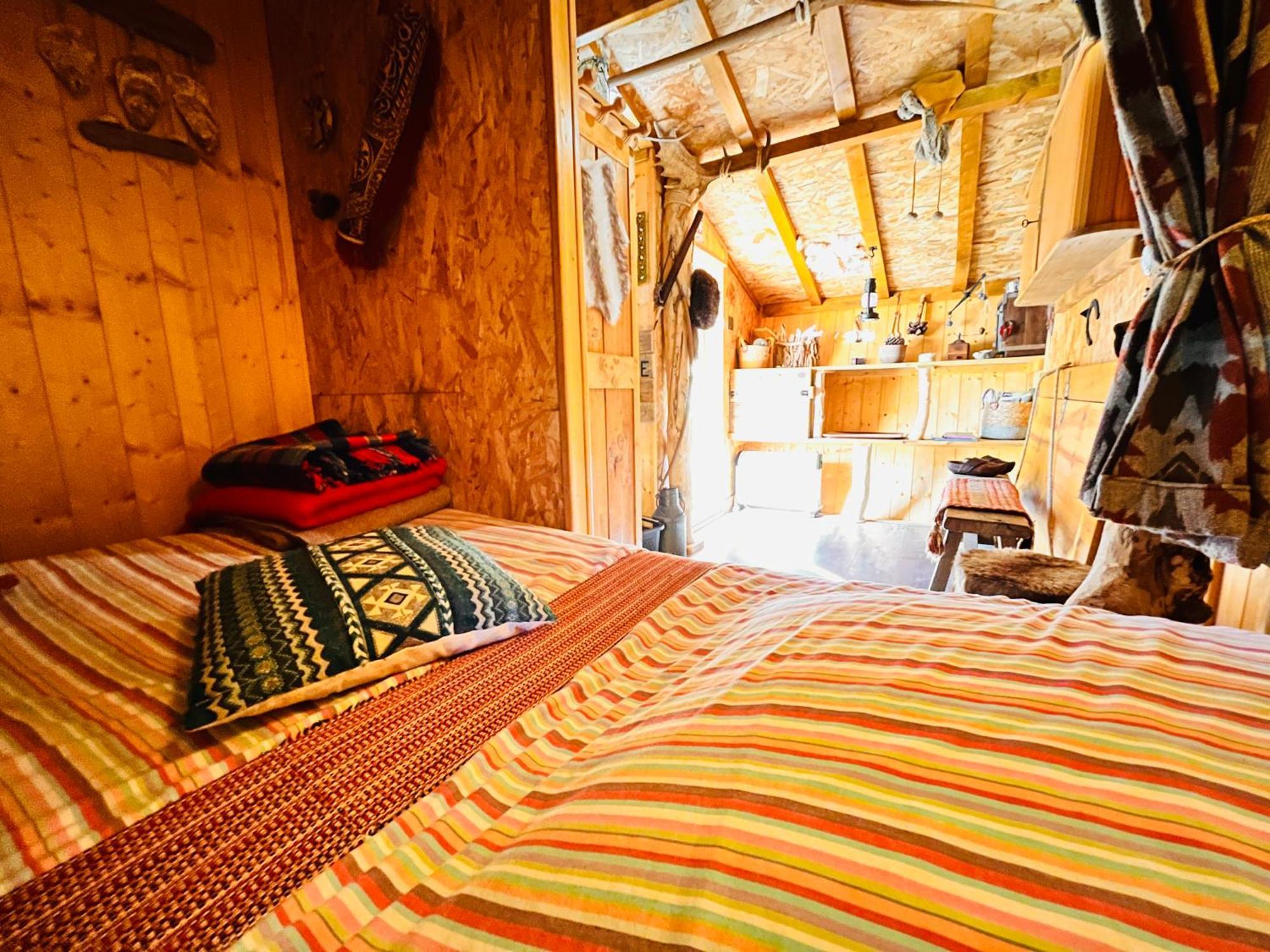 La Cabane Perchee Du Trappeur Écrainville 外观 照片