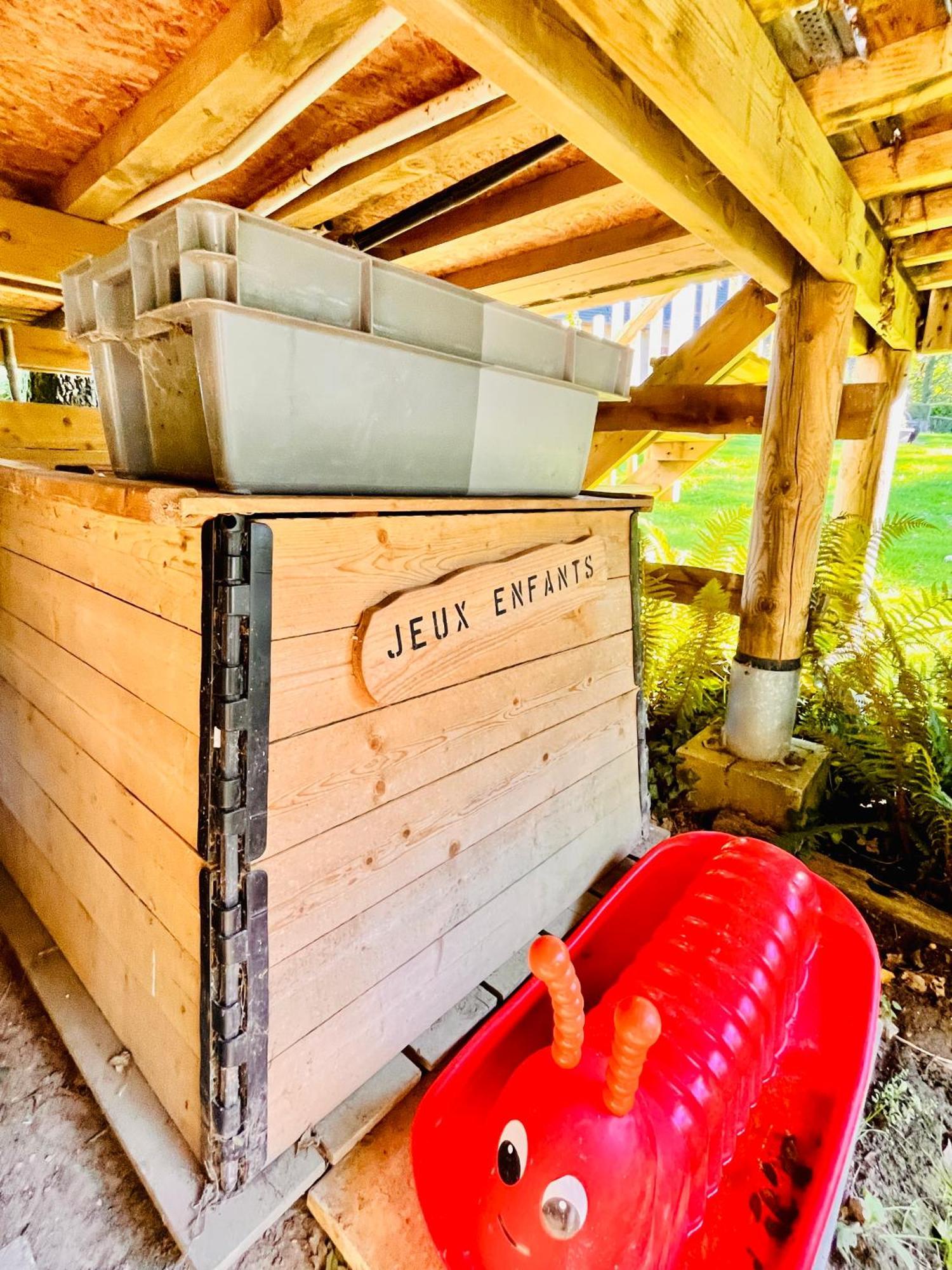 La Cabane Perchee Du Trappeur Écrainville 外观 照片